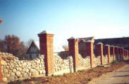Забор из природного камня